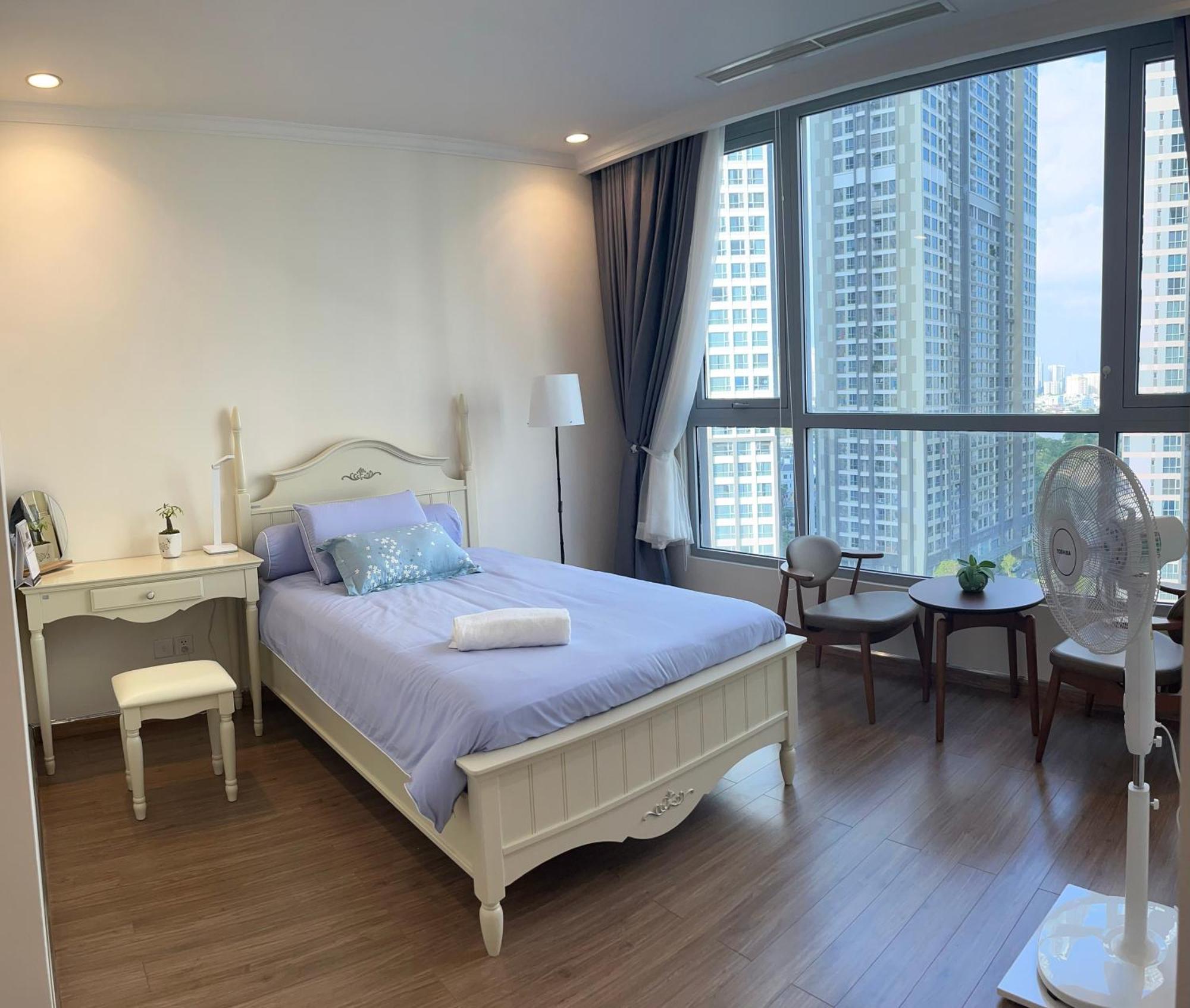 Private Master-room In Vinhome, Near Downtown * TP. Hồ Chí Minh